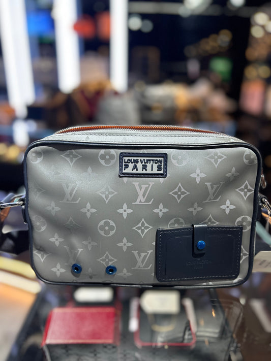 Louis Vuitton Gray Monogram Satellite Alpha Messenger Black Grey