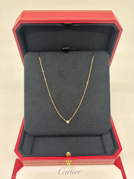 Cartièr D’Amour pendant with 1P diamond 18K YellowGold Size
Size: Small
Excellent condition
Comes with box and certificate