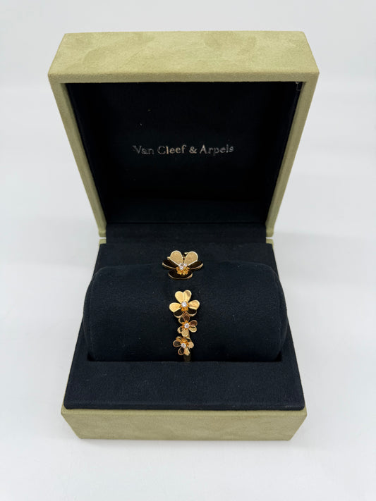 Van Cleef & Arpels Frivole bracelet, 7 flowers, medium model Yellow Gold VCARP6L200
