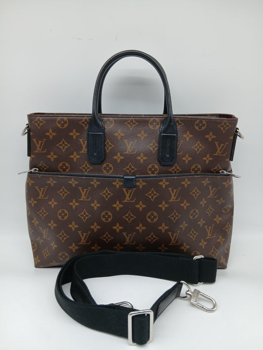 Louis Vuitton Monogram Macassar 7Days a Week Bag
Unused.
Inclusions: Dustbag