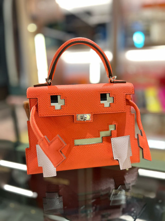 Hermes Kelly Doll Picto 19
Epsom / Matte Alligator 
Rose Texas / Mauve Oale / Vert Fizz
B stamp
PHW