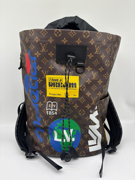 Louis Vuitton Gold Chain Monogram Trio Backpack Travel bag
Unused
Inclusions: Dustbag