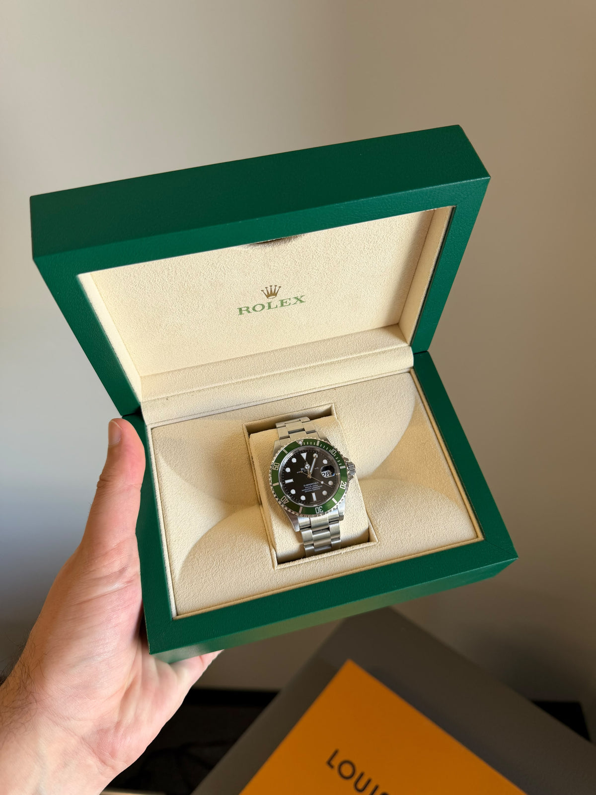 Rolex Submariner Kermit 40mm Steel Automatic 16610LV Full Set 2010 Year Used