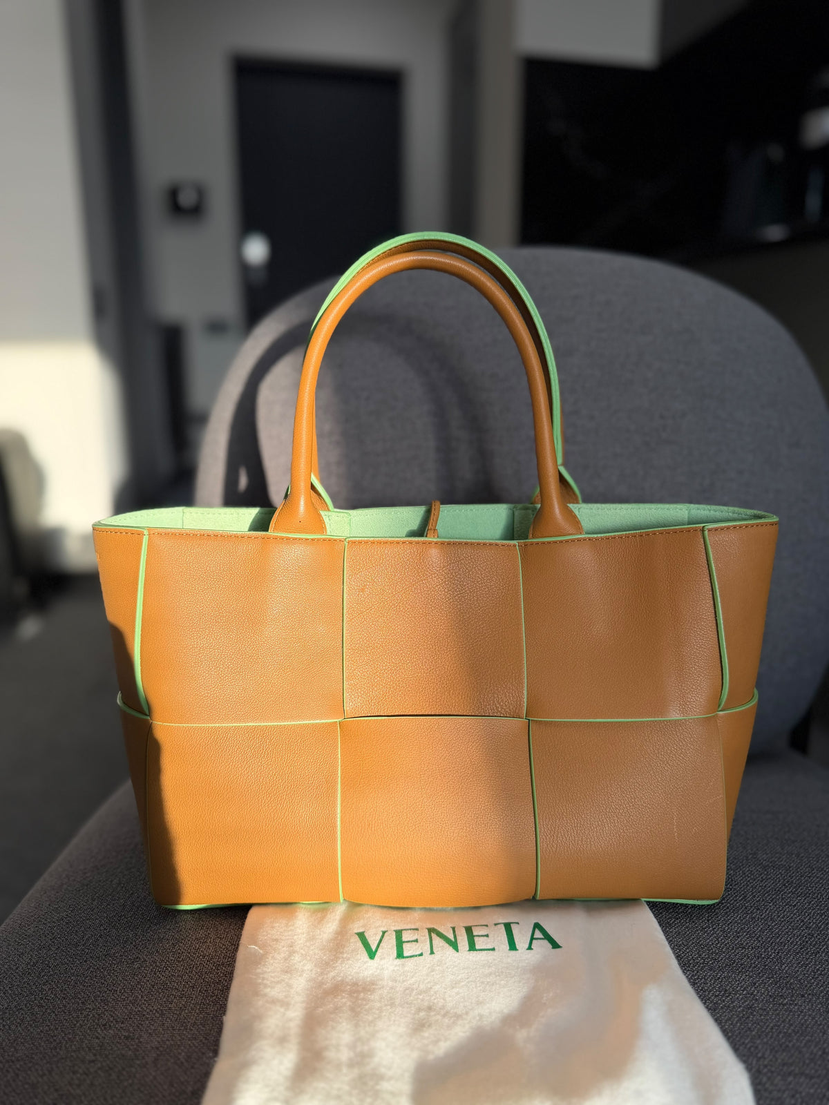 Bottega Veneta Small Arco Tote Bag – Tan/Green