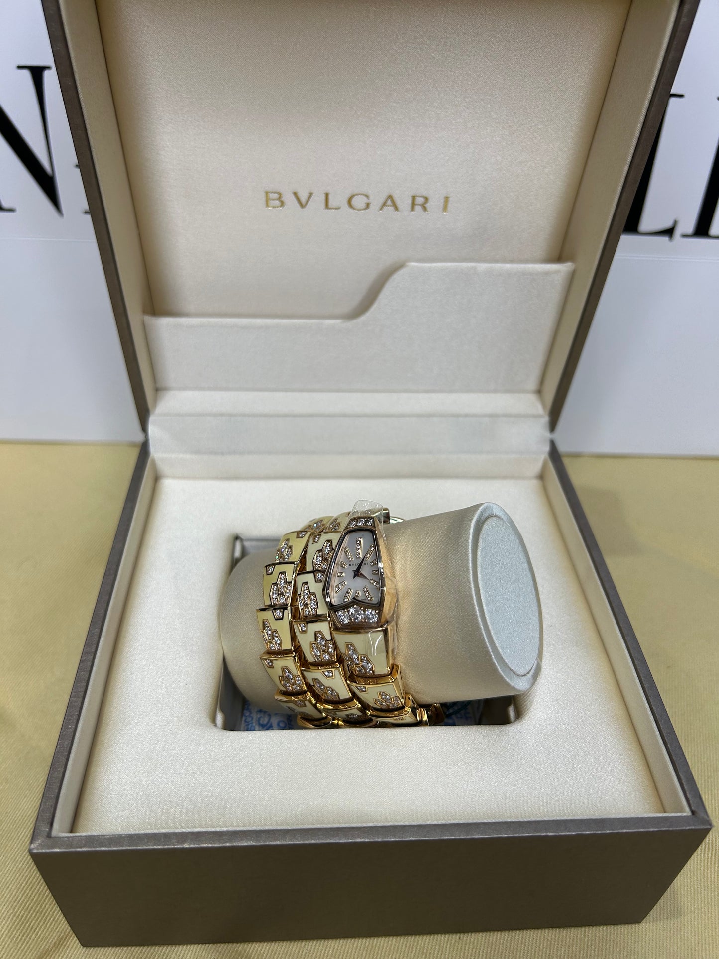 BVLGARI Bulgari Serpenti Gold/Ceramic With Diamonds SP P 26 G Like New