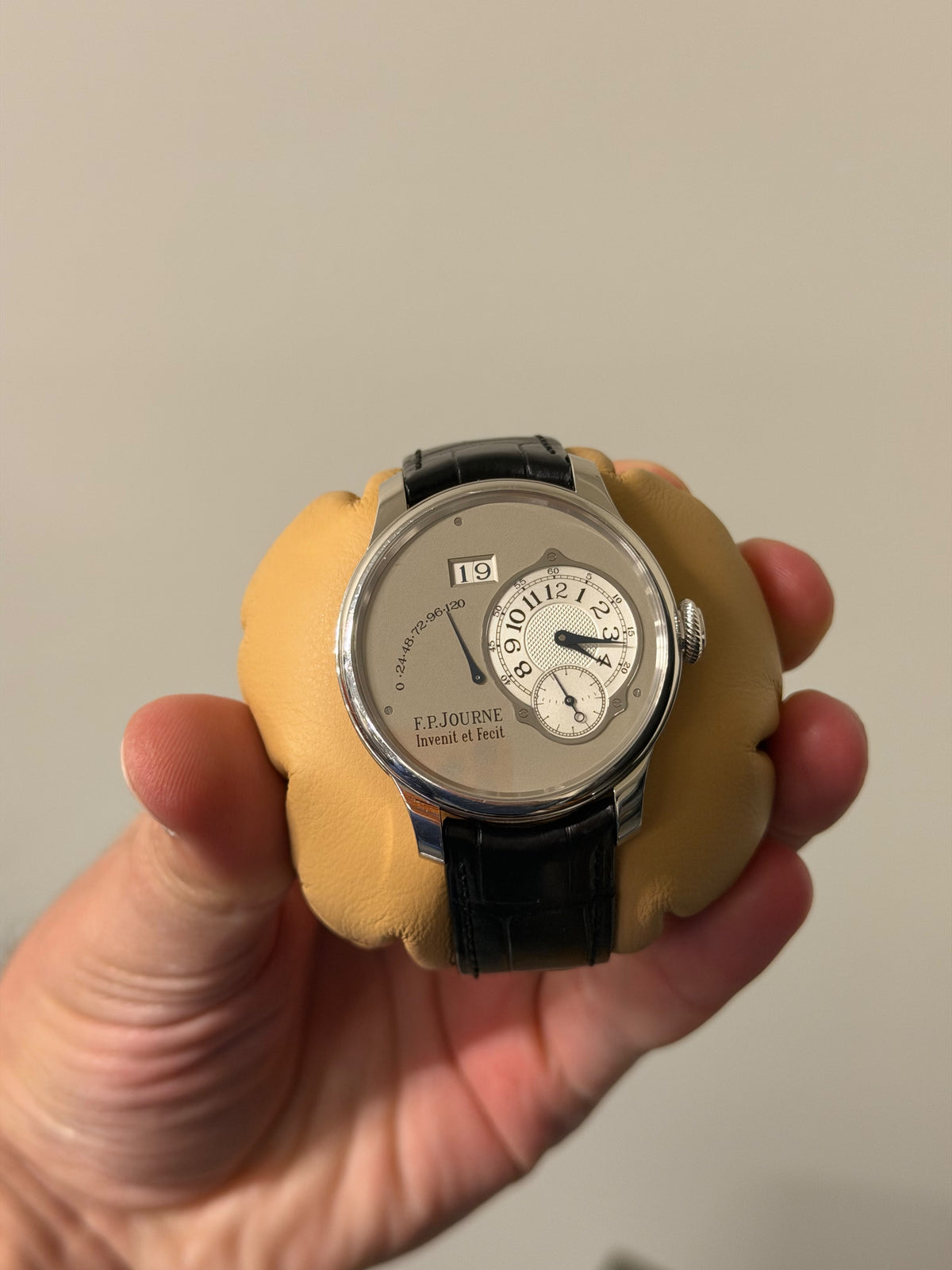 FP Journe Octa De Marche Brass Movement 950PT Platinum Automatic 40mm Men’s 2025 Used Full Set
