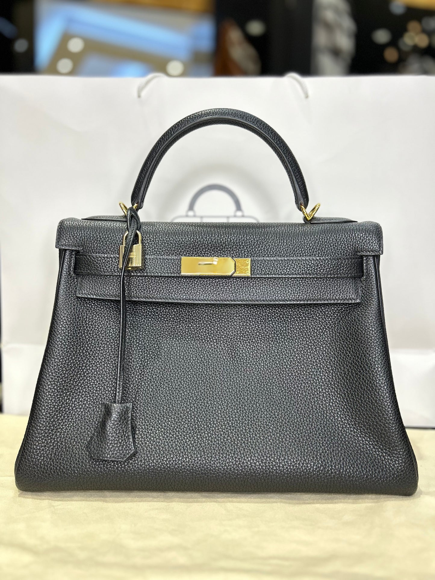 Hermes Kelly 32 Togo GHW Without Invoice. Used