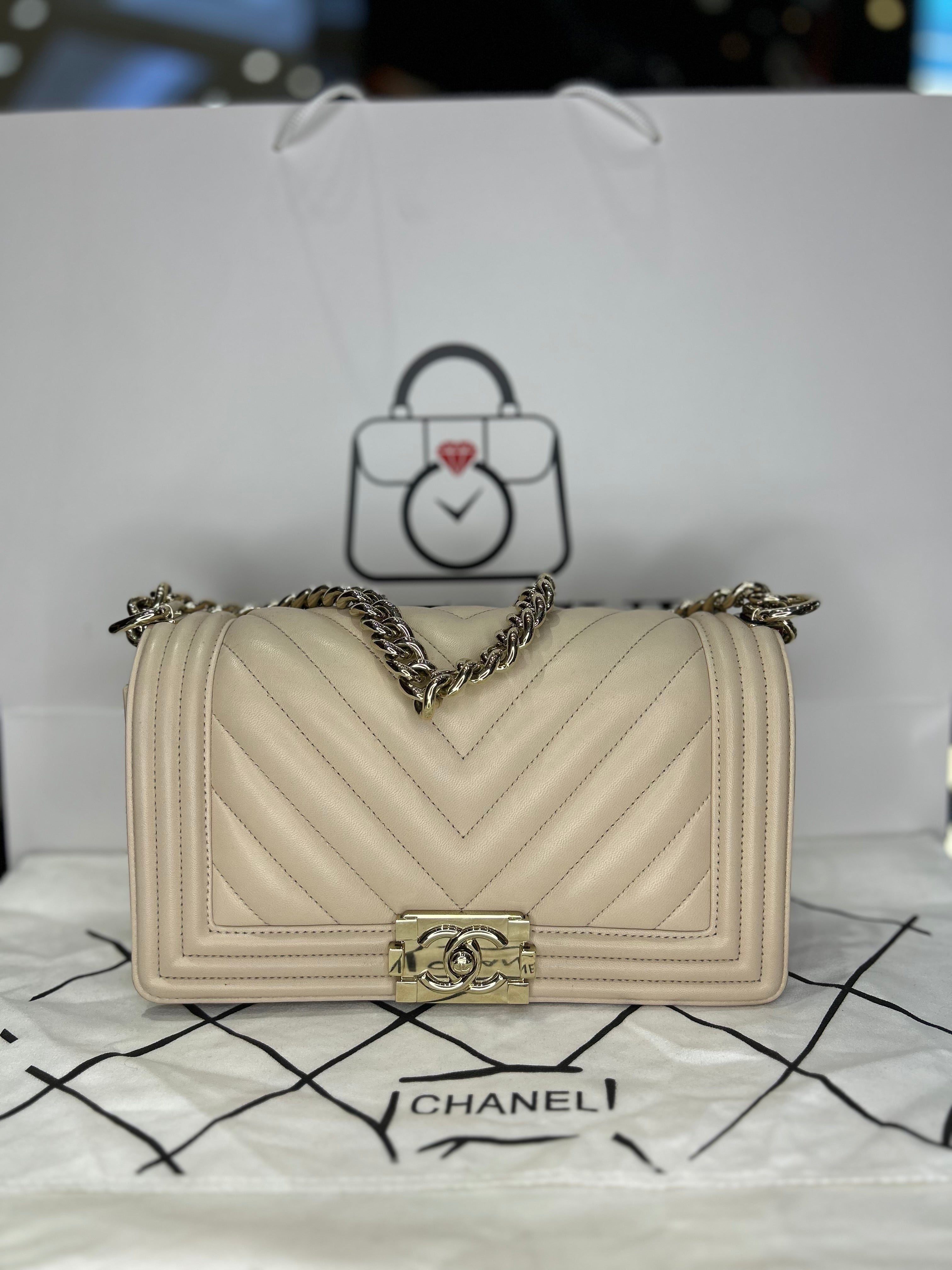 Chanel neverfull online