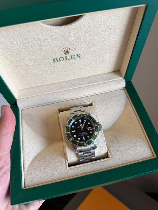 Rolex Submariner Kermit 40mm Steel Automatic 16610LV Full Set 2010 Year Used