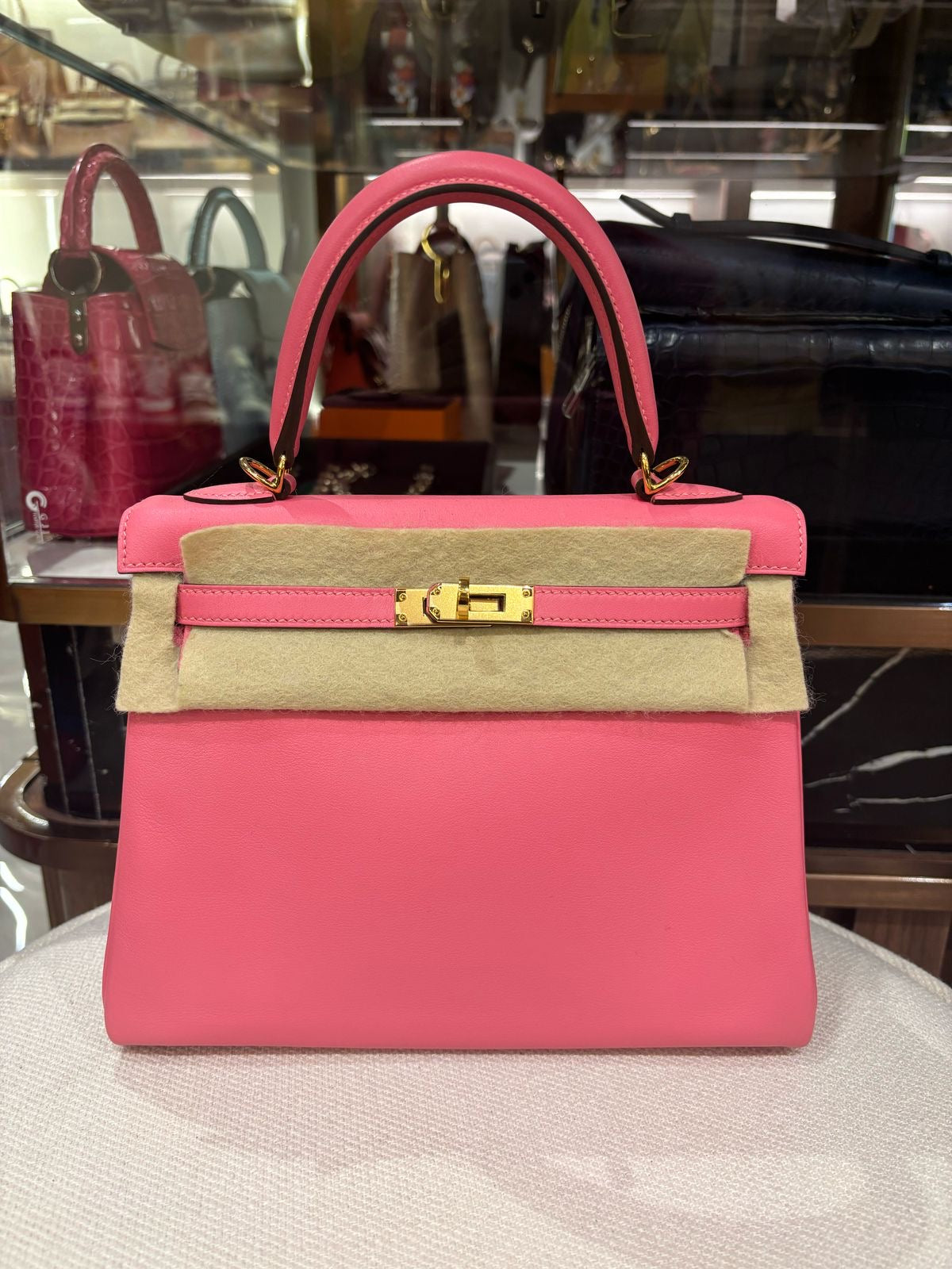 Hermes Kelly 25
Rose Azalee
GHW
Swift
A (2017)
New