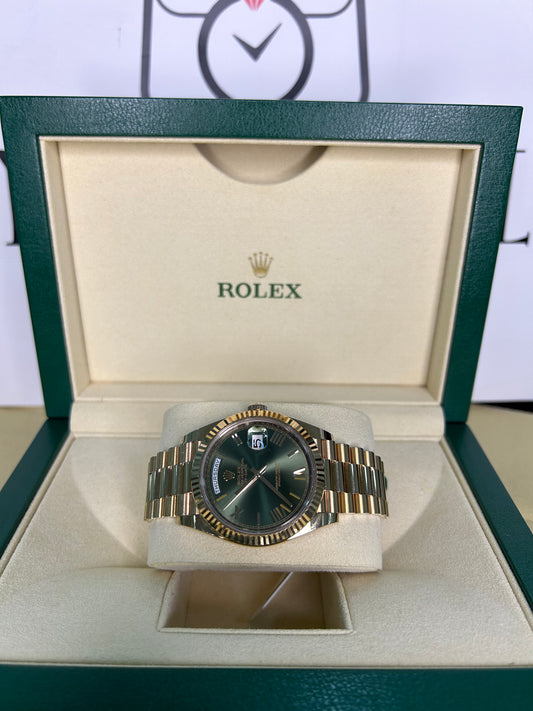 Rolex Men’s Day-Date 40mm Olive Dial Used Full Set 2019