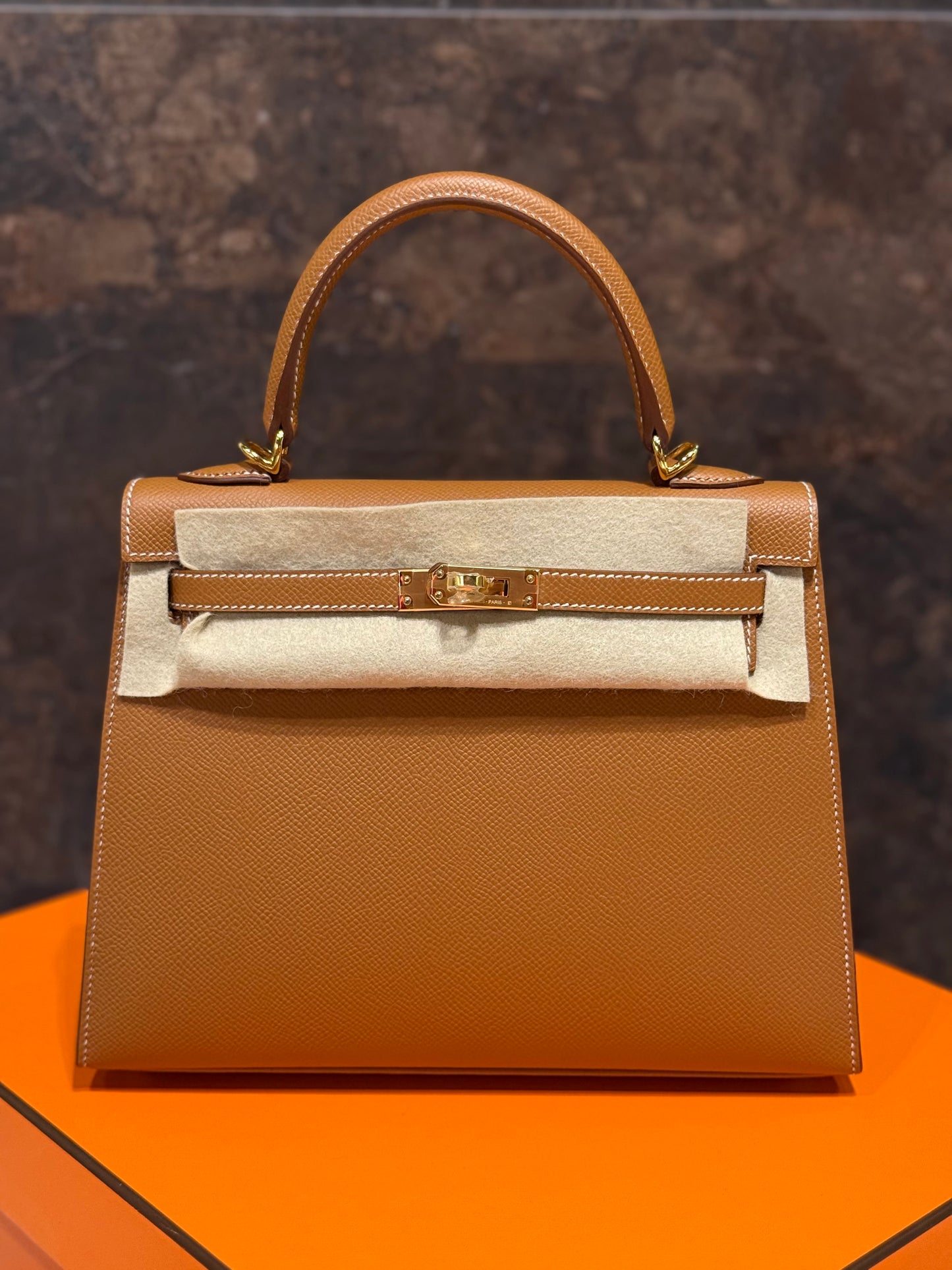 Hermes Ladies Kelly 25 Sellier Epsom GHW New 2024