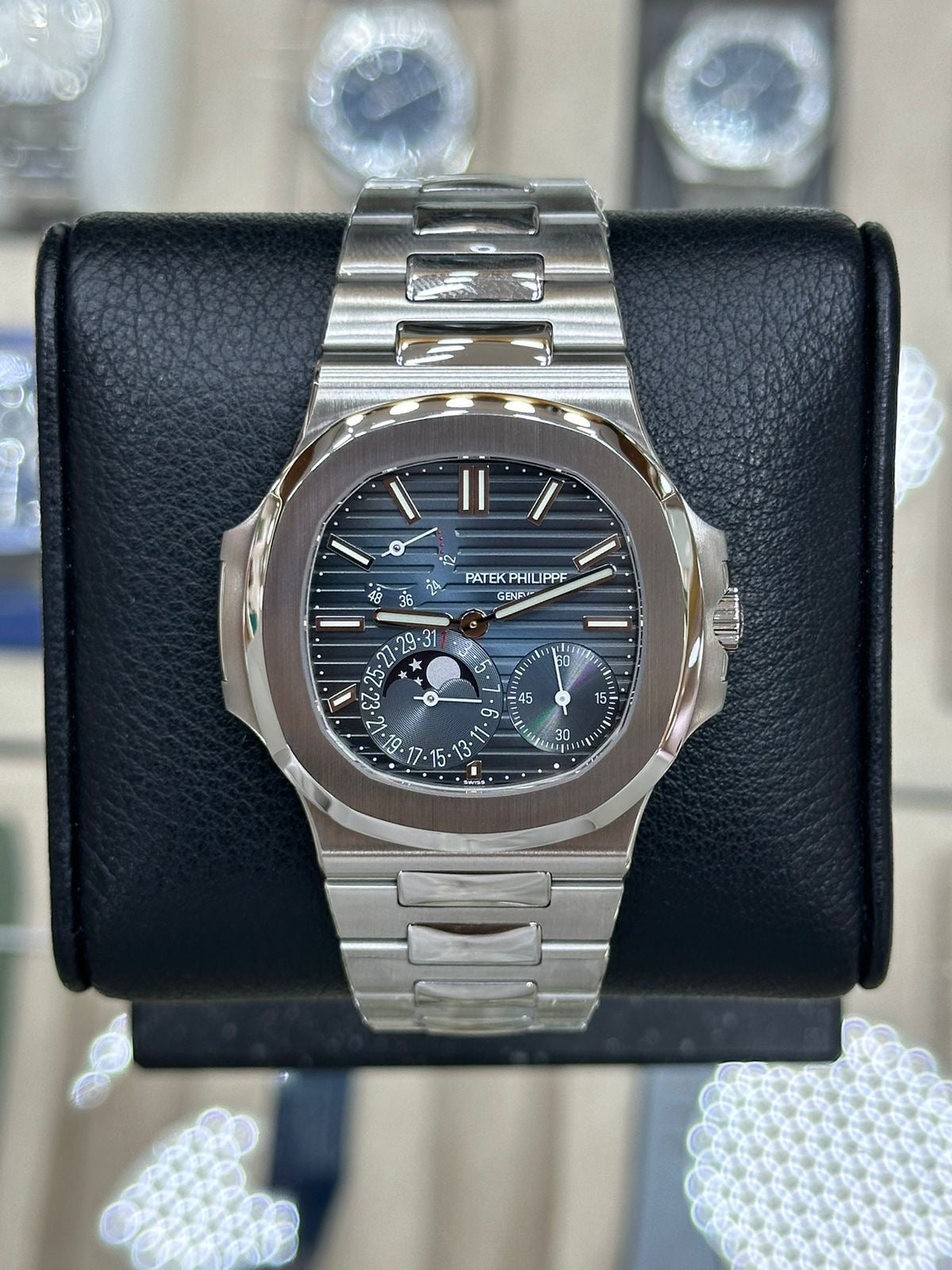 Patek Philippe Nautilus 5712/1A-001 2024 New Full Set