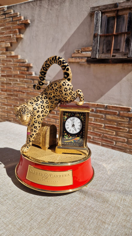 CARERERAY CARRERA 
Leopard with clock