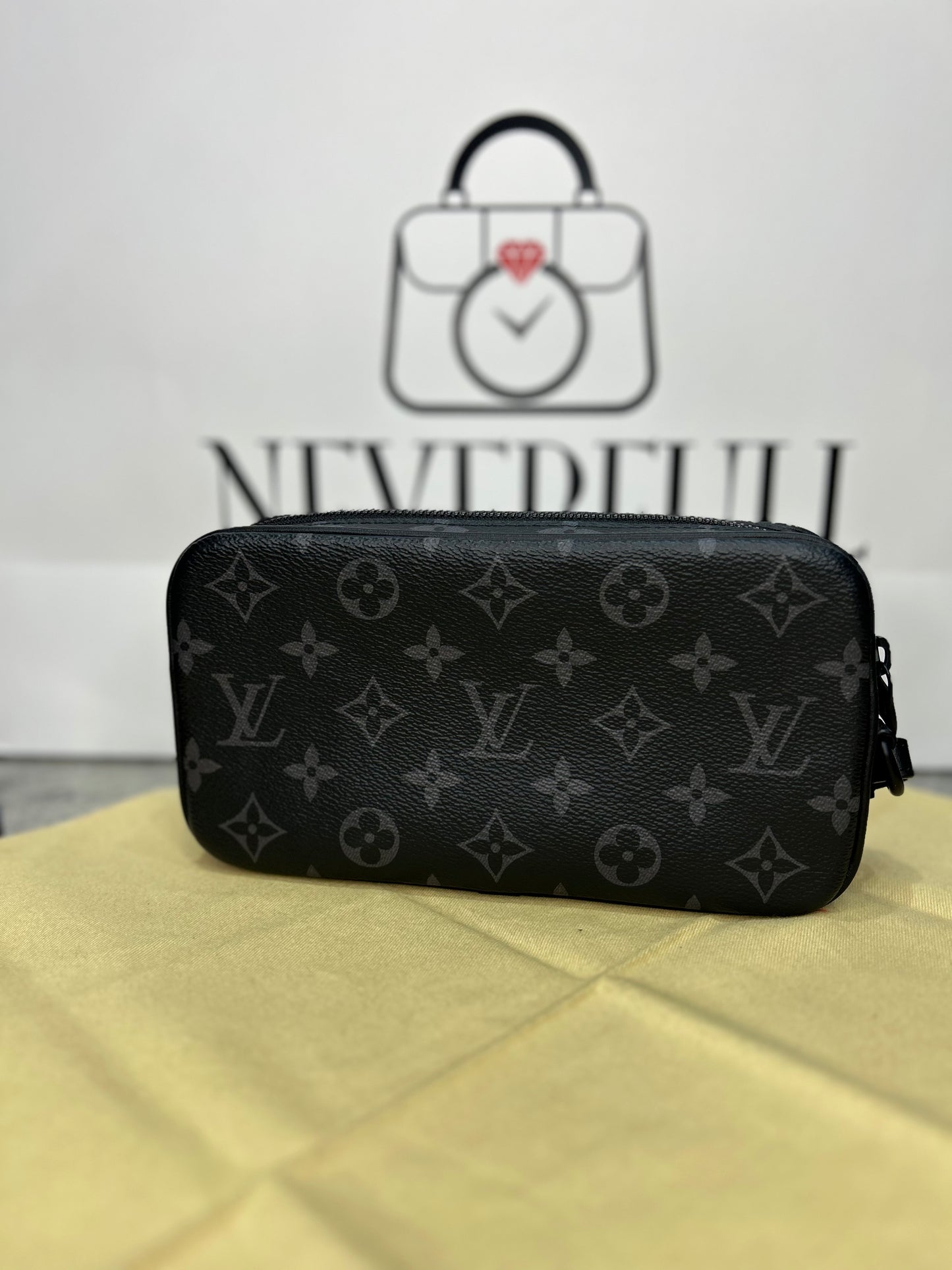 Louis Vuitton Men’s Monogram Pouch