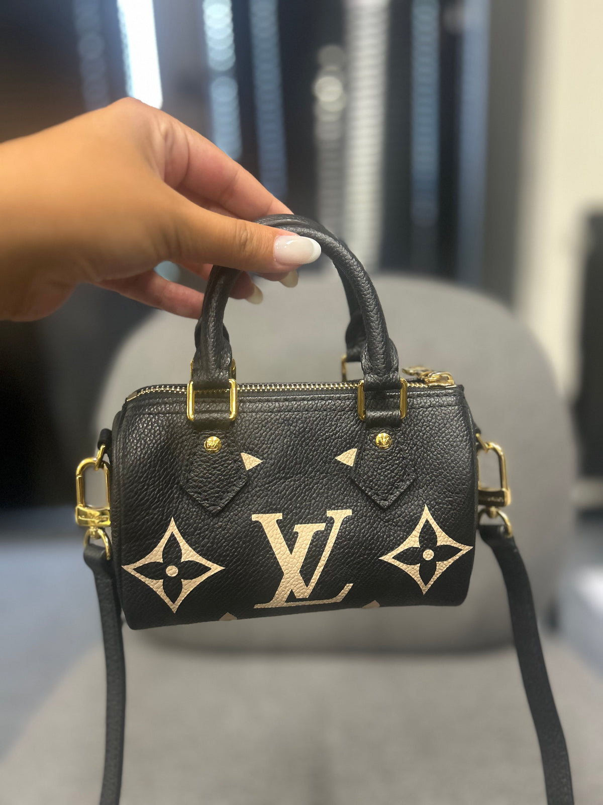 Louis Vuitton Mini Monogram Handbag with Shoulder Strap – Like New