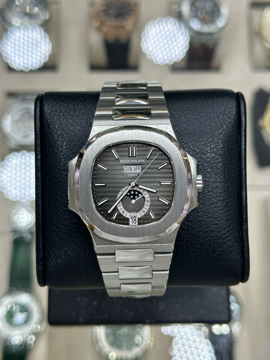 Patek Philippe Nautilus 5726/1A-001 2017 Full Set Used