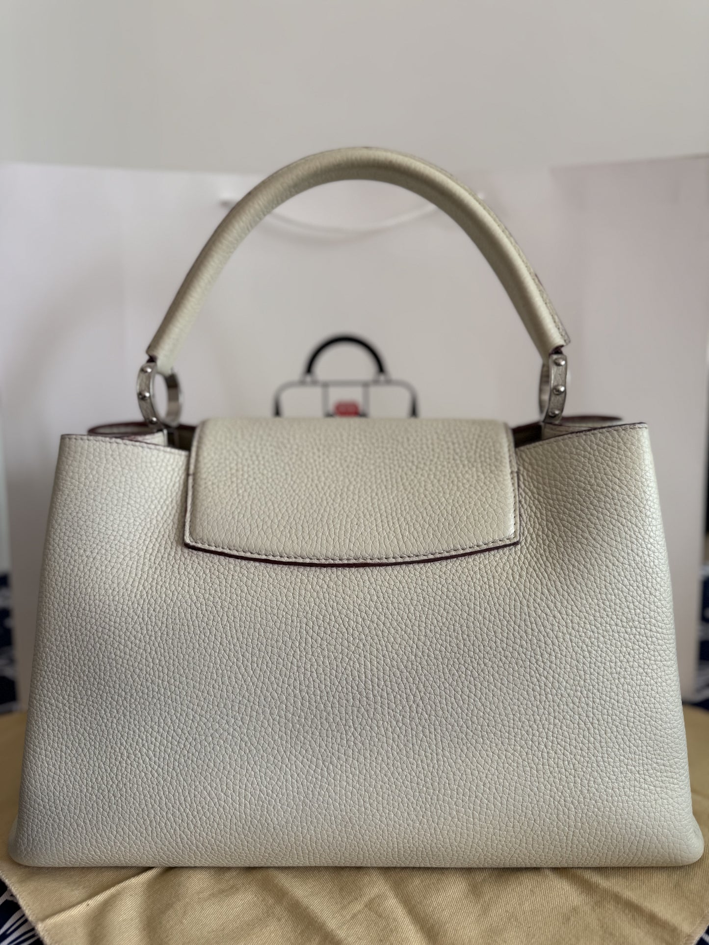 Louis Vuitton Capucines MM White