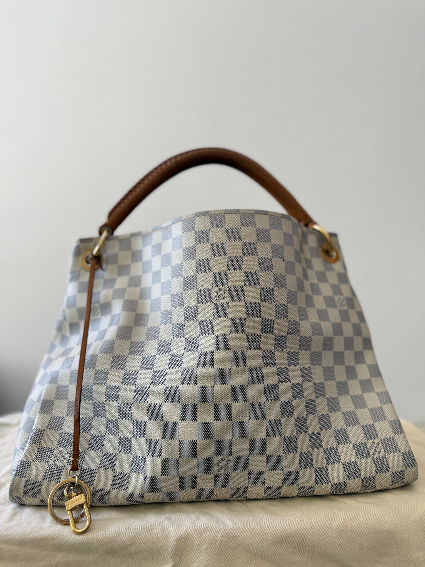 Louis Vuitton Artsy Damier Azur MM Size Used