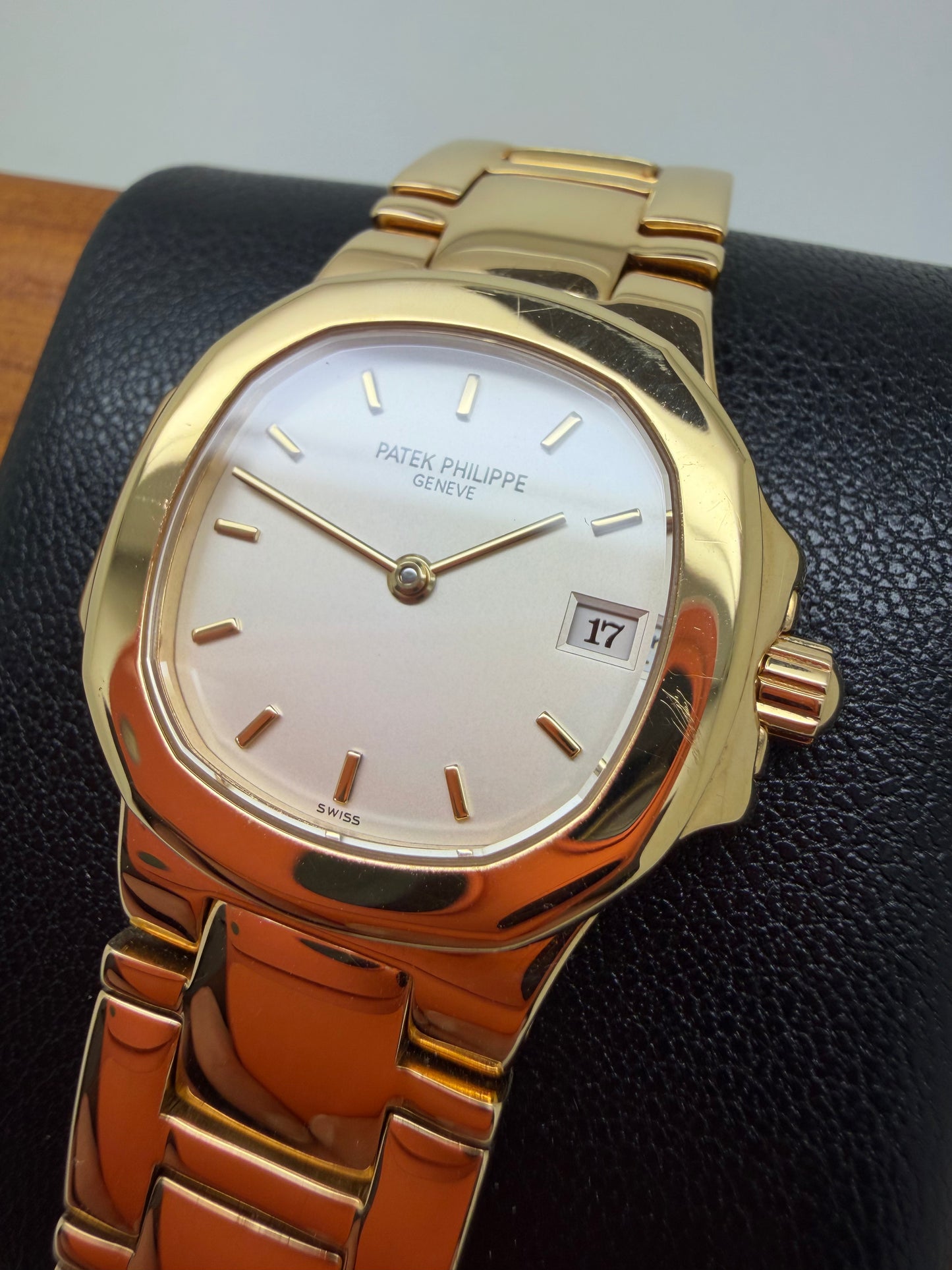 Patek Philippe Nautilus Ladies 27mm 18K Yellow Gold 4700/51 Ceramic Dial Quartz