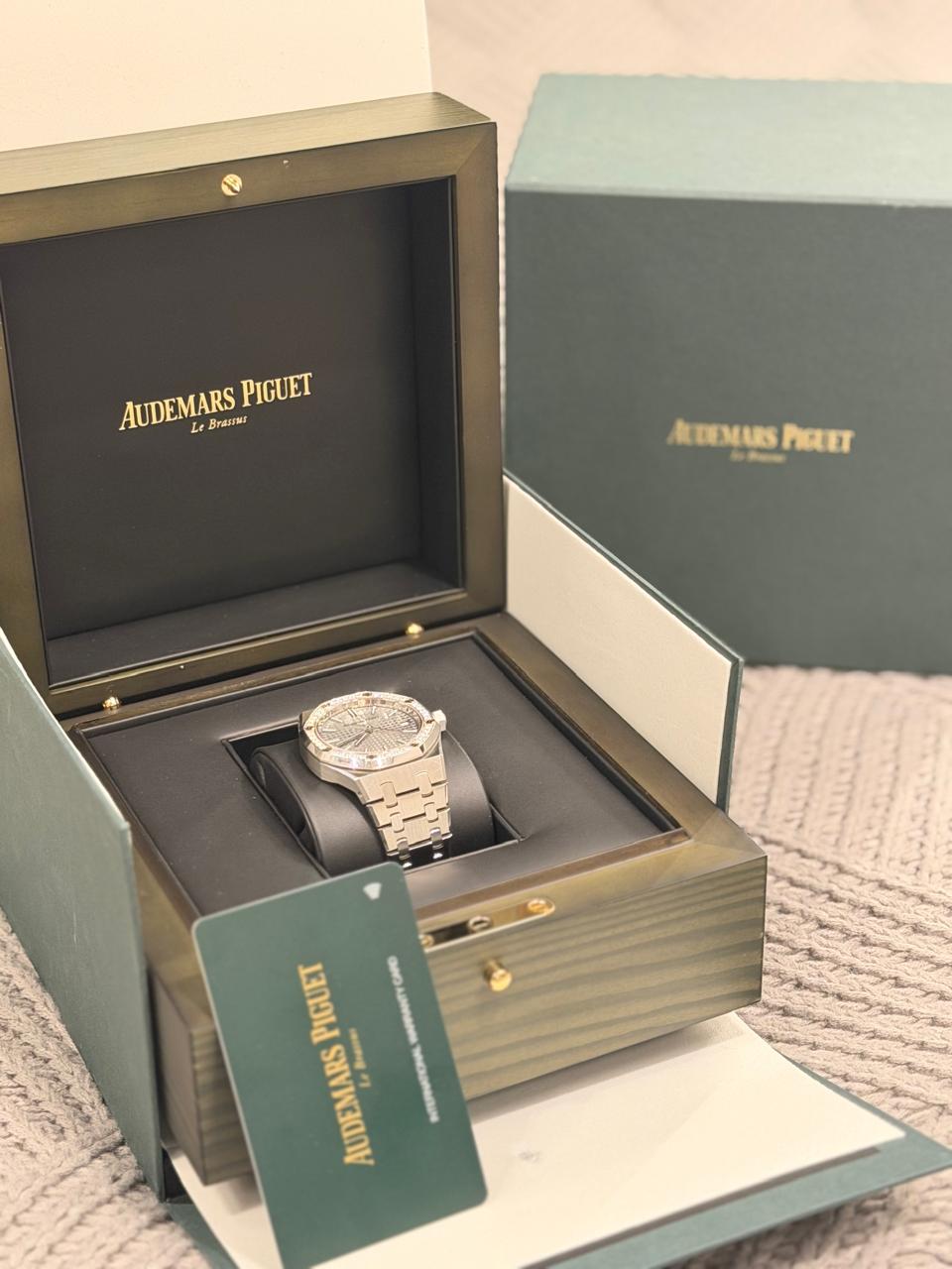 Audemars Piguet 15551ST.ZZ.1356ST.06 Ladies 37mm With Diamonds Used Full Set