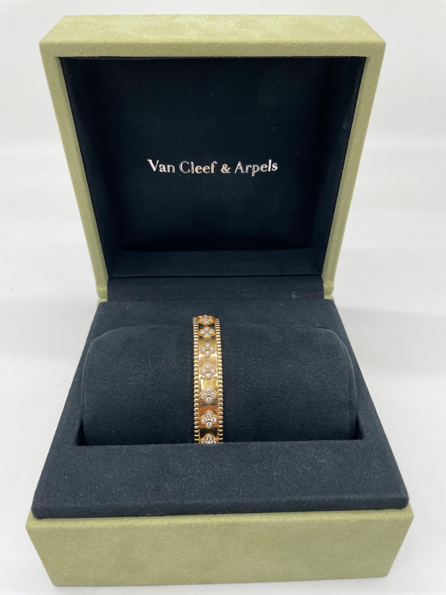 VCA Perlee Clovers Bracelet 18K Yellow Gold Diamond VCARO3YB00 

With Original Box and Certificate