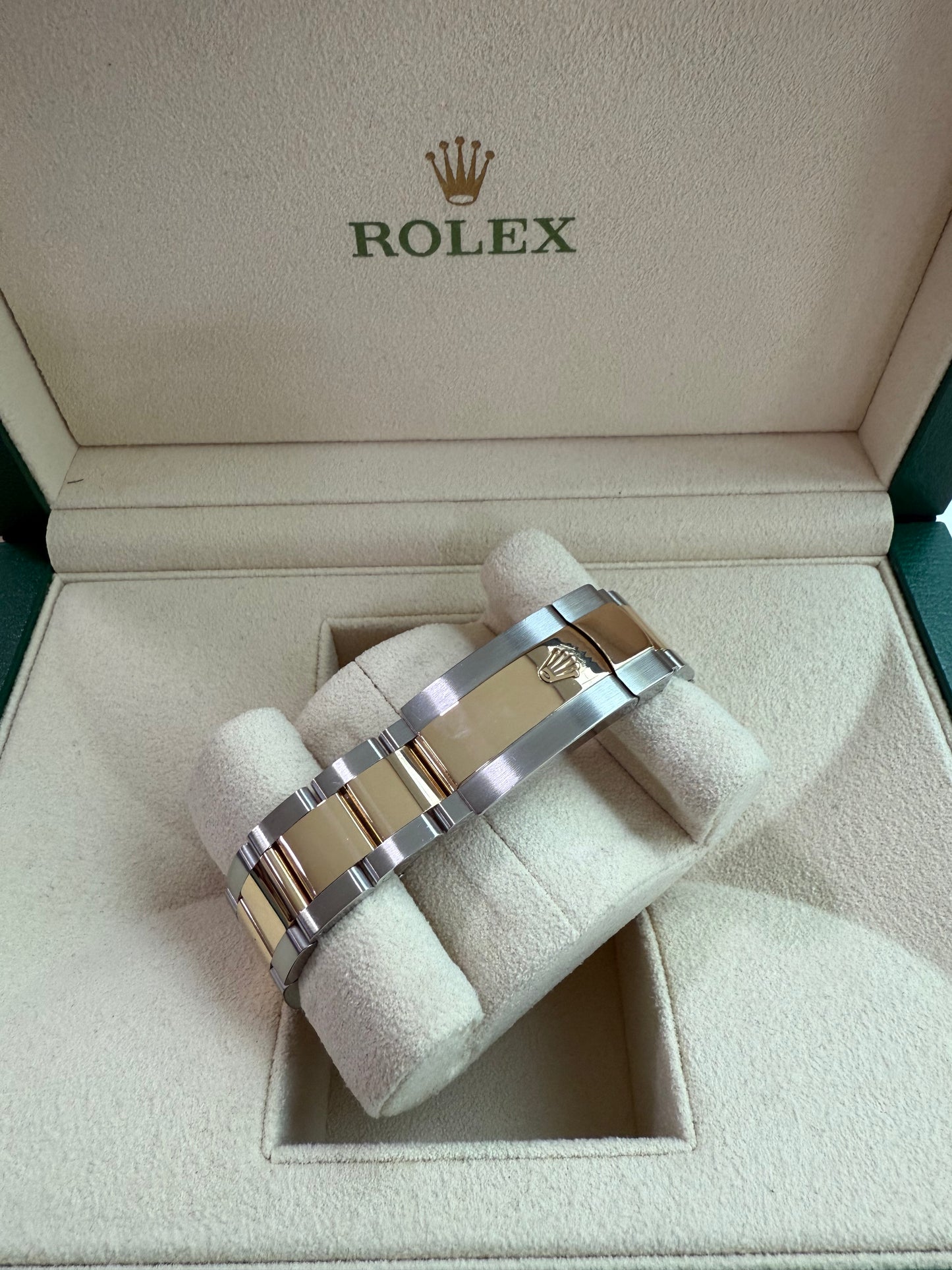 Rolex Datejust Unisex 36mm Steel/Yellow Gold Champagne Dial With Diamonds. 126203 Only With Box. From 2021