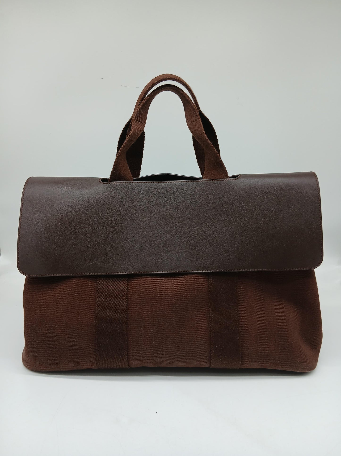 Hermes Valparaiso leather Handbag brown Canvas
In Very Good Condition
No Inclusions
