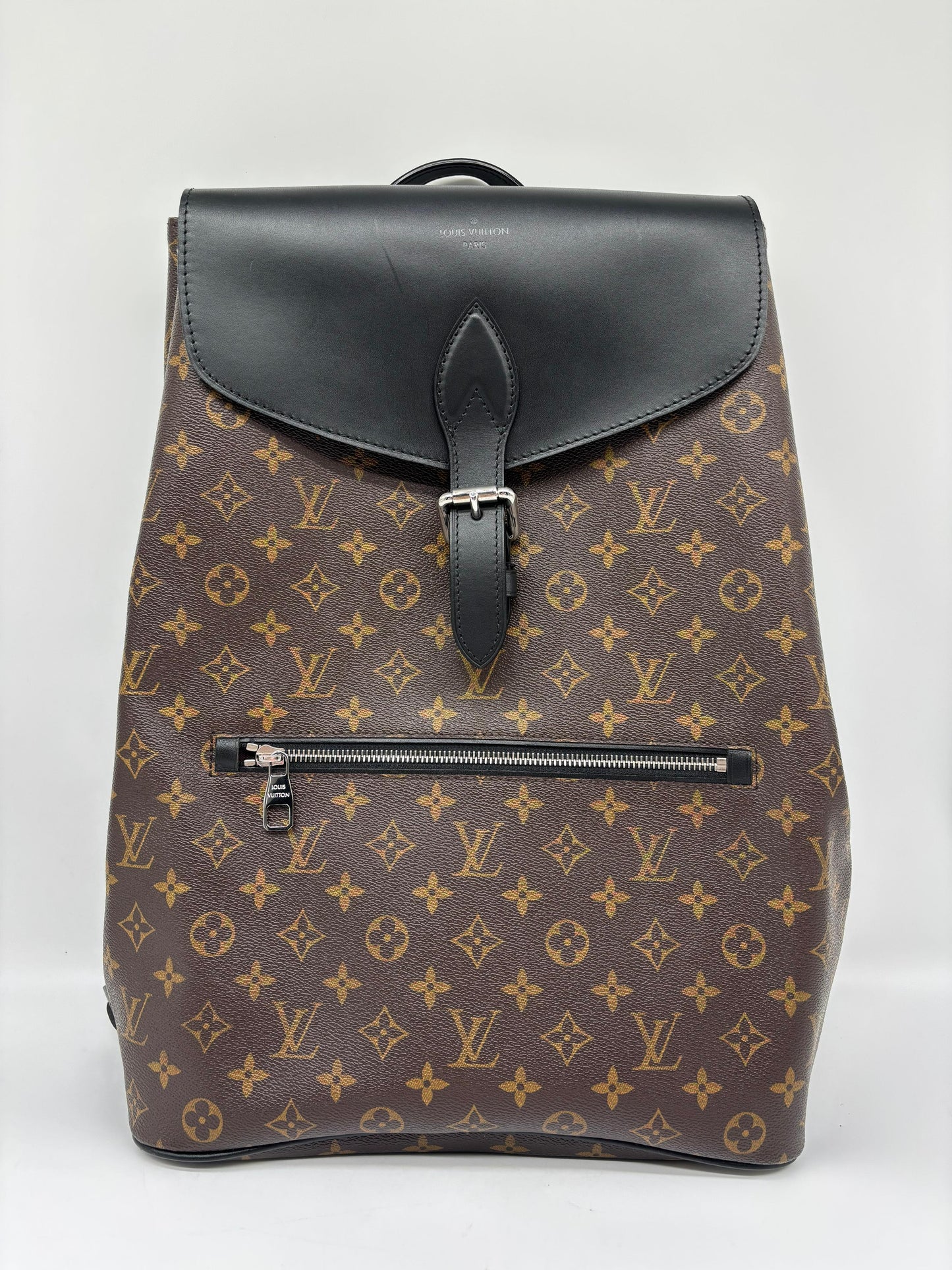 Louis Vuitton Christopher MM Epi XL
Unused
Inclusions: Dustbag