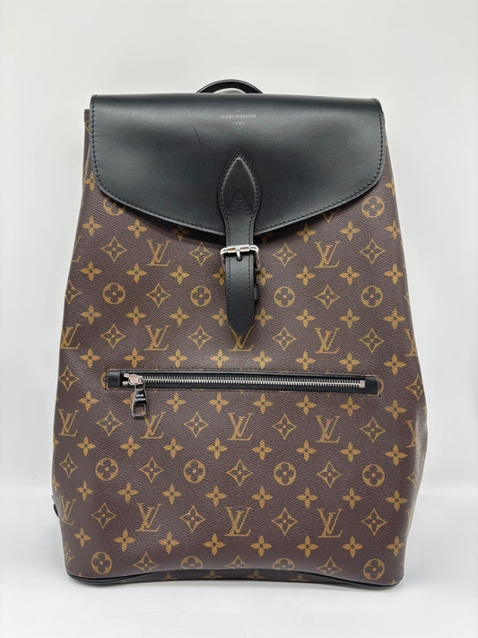 Louis Vuitton Christopher MM Epi XL
Unused
Inclusions: Dustbag