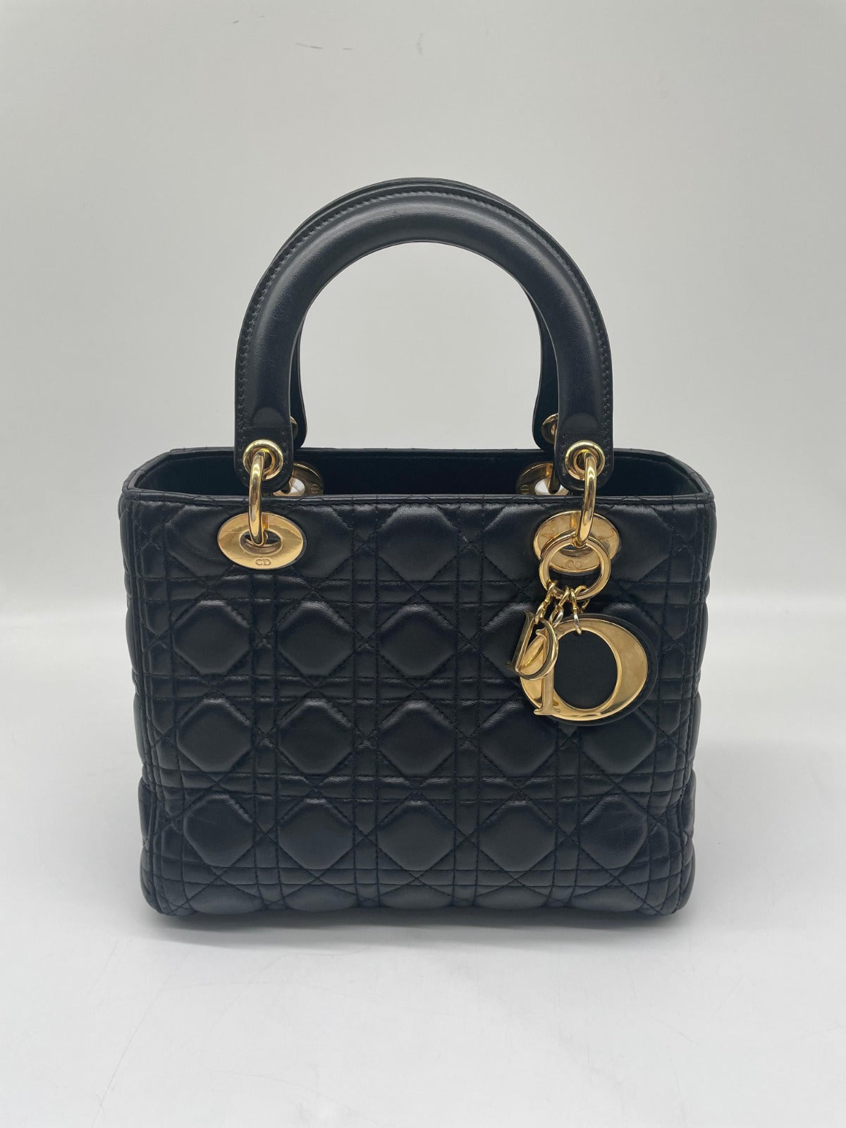 Dior Medium Lady Dior Bag Black Cannage Lambskin M0565ONGE_M900
Very Good Condition
