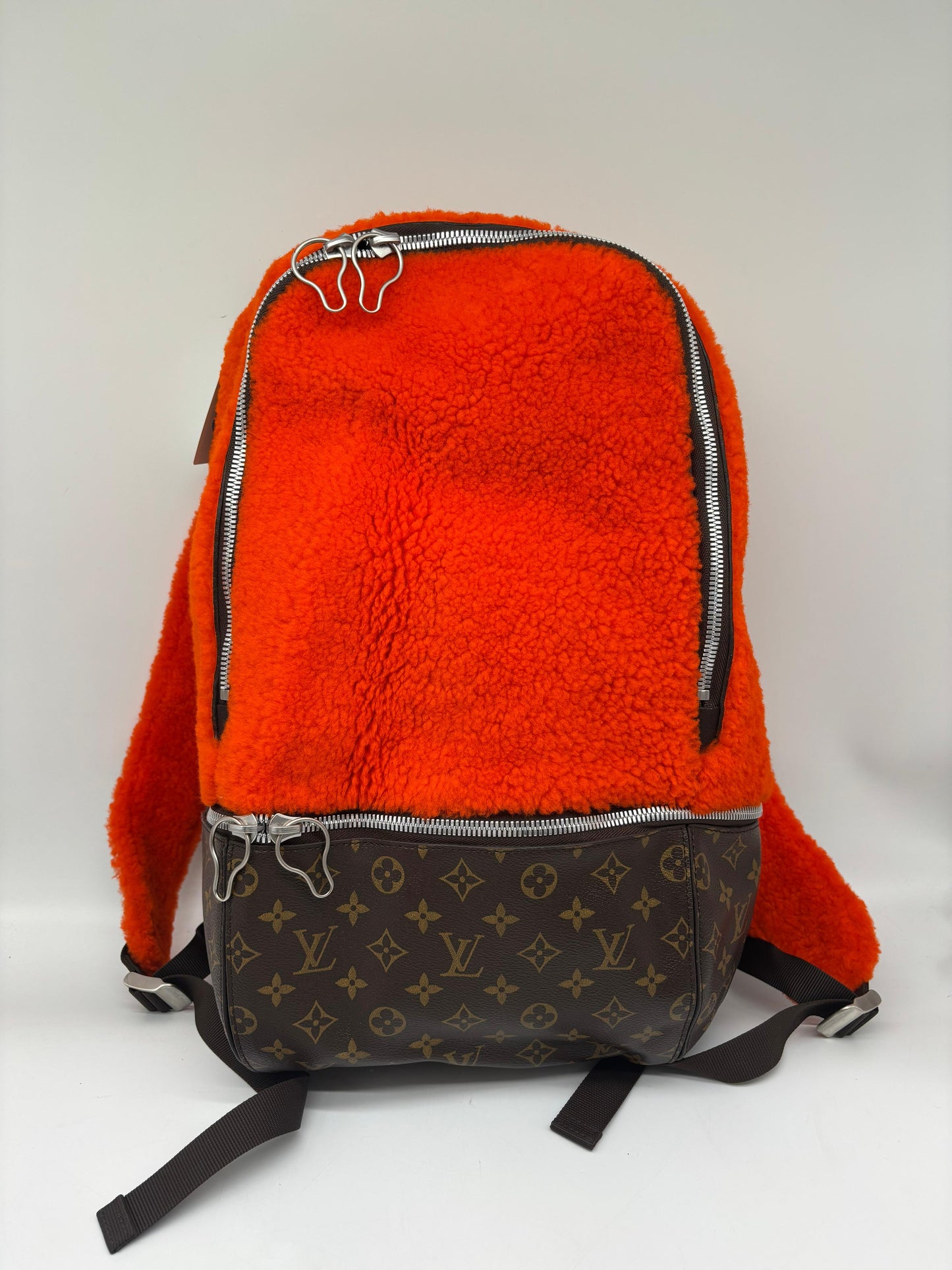 Louis Vuitton Marc Newson Monogram Orange Backpack
Unused
Inclusions: Dustbag