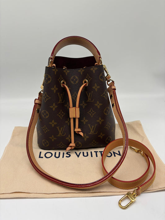 Louis Vuitton Neonoe BB Monogram
Unused
Inclusions: Sling Strap, Dustbag