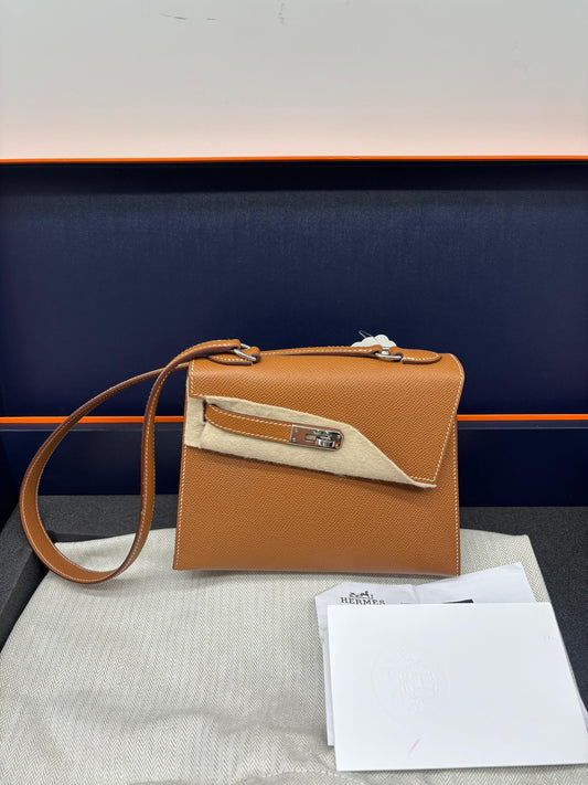 Hermès Kelly 20 En Desorde Epsom Leather
Like New Full Set With Store Receipt