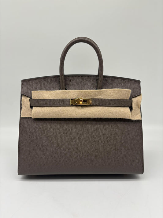 Hermès Birkin 25 Epsom leather Gris Etain with Gold HW
Stamp B
Like New
Comes with Box, Dustbag, Lock and Key, Legitgrails Certificate