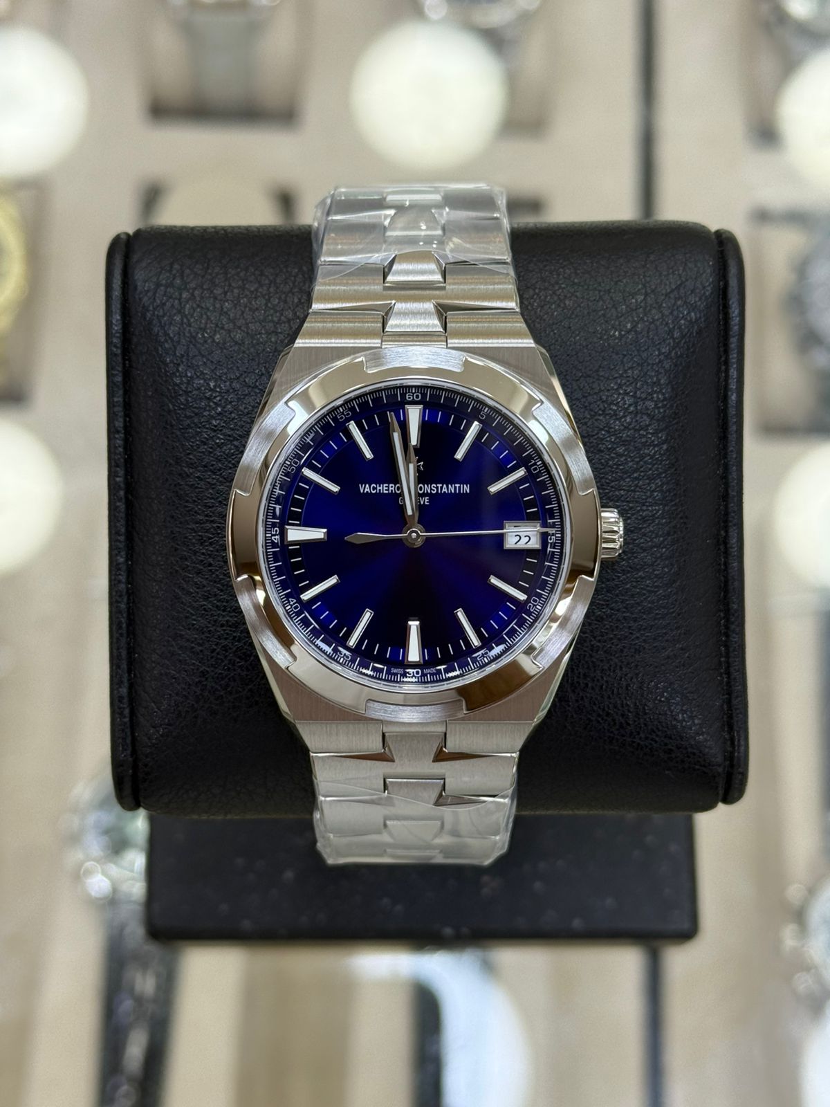 Vacheron Constantine Overseas 41mm Stainless Steel Blue Dial NeW 2025 Full Set Ref:4520V/210A-B128