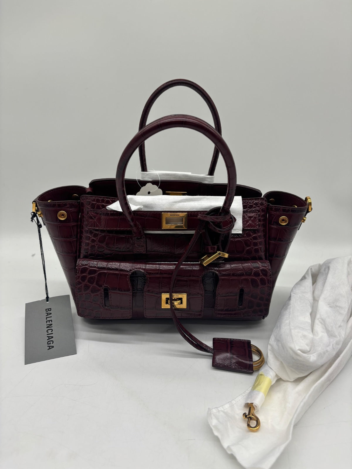 Balenciaga Mini Bel Air Tote Bag in Crocodile Dark Burgundy Calfskin
Unused Brand New
comes With Strap And Dust Bag
