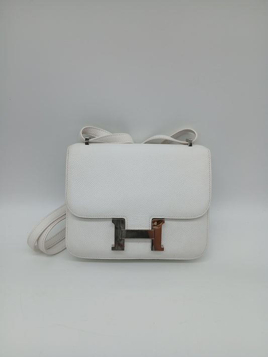 Hermès Constance 18 Epsom Silver HW
2014
In Very Good Condition 
Inclusions: Legitgrails Certificate