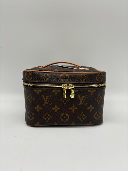 LV Monogram Toiletry Make-Up bag
In Excellent condition
Inclusions: Dustbag