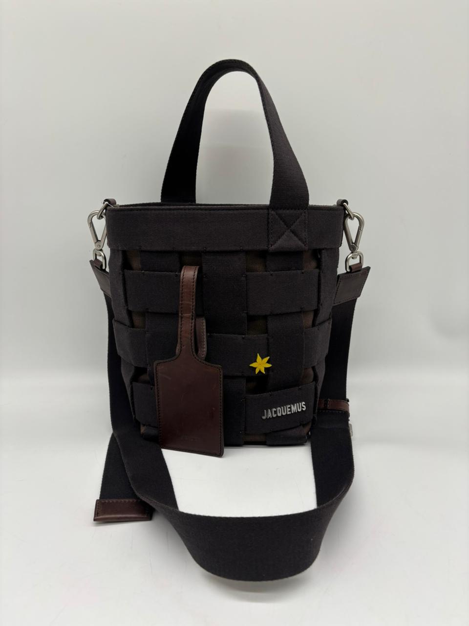 Jacquemus Bucket Brown Bag
In Excellent Condition
No Inclusions