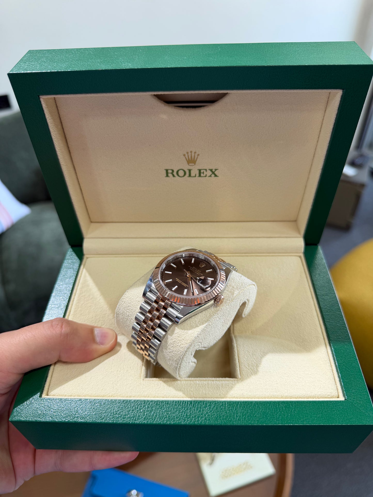 Rolex 41mm Datejust Steel/Rose Gold Automatic 2024 Full Set Used Chocolate Dial 126331 (Batumi)
