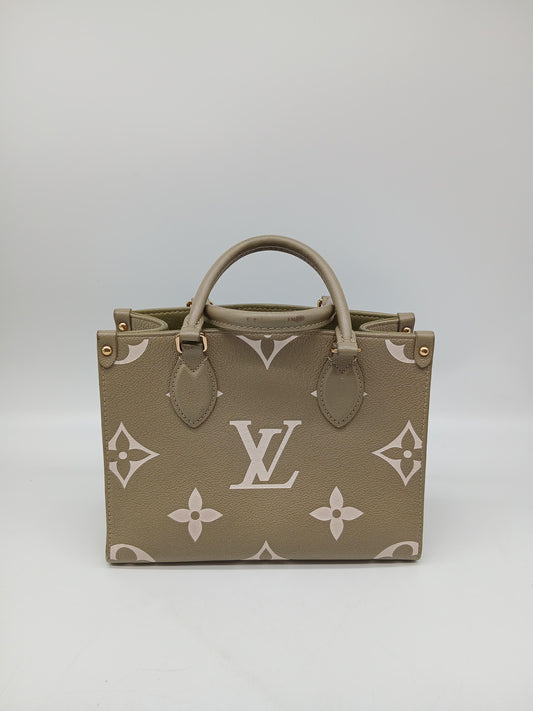 LV OntheGo PM Khaki BiColor tote bag
In Very Good Condition
Inclusions: Dustbag
