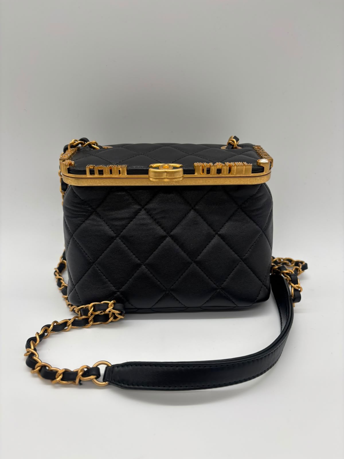 Chanel Logo Letter Shoulder Bag
Microchipped In Pristine Condition 
Inclusions: Dustbag