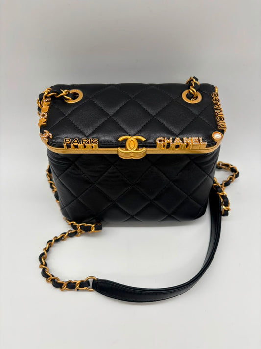 Chanel Logo Letter Shoulder Bag
Microchipped In Pristine Condition 
Inclusions: Dustbag