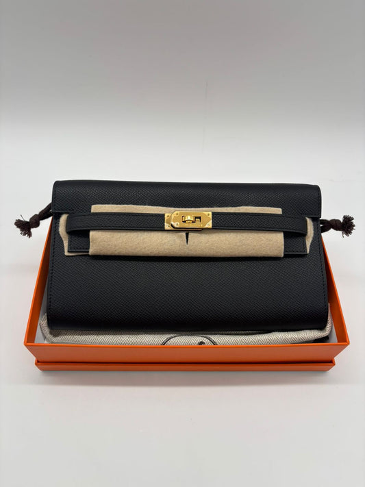 Hermès Kelly Classique To Go Wallet In Black Epsom Gold HW
Stamp K 2025 Unused
Comes In Full Set With Store Receipt