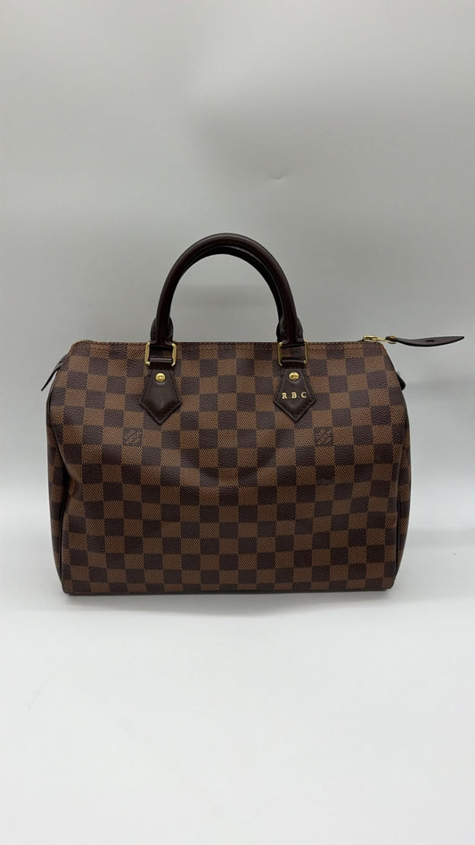 Louis Vuitton Speedy 30 Damier Ebene (With Initials)
Excellent Condition
No Inclusions