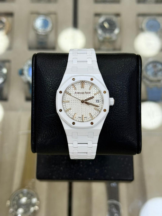 Royal Oak Selfwinding 34mm White Ceramic New 2026 Year Full Set
Ref. 77350CB.OO.1266CB.01
