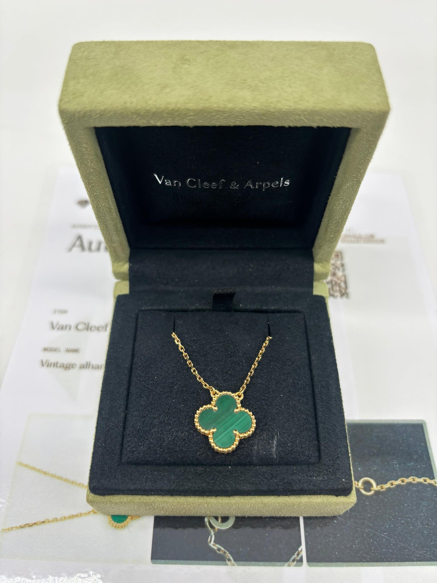 Van Cleef & Arpels Vintage Alhambra Malachite Necklace 18K YG 5.4g
In Excellent Condition
Inclusions: Box, Legitgrails Certificate