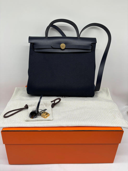 Hermès Herbag Zip 31 Navy Blue
Stamp K 2025
Comes In Full Set With Store Receipt