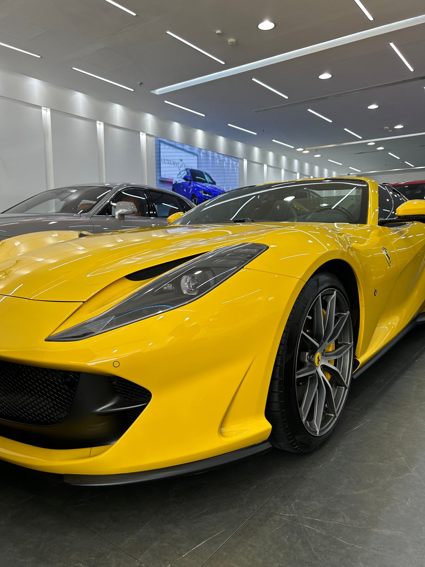 Ferrari Yellow 812GTS 6.5 V12 2022 (5200KM)